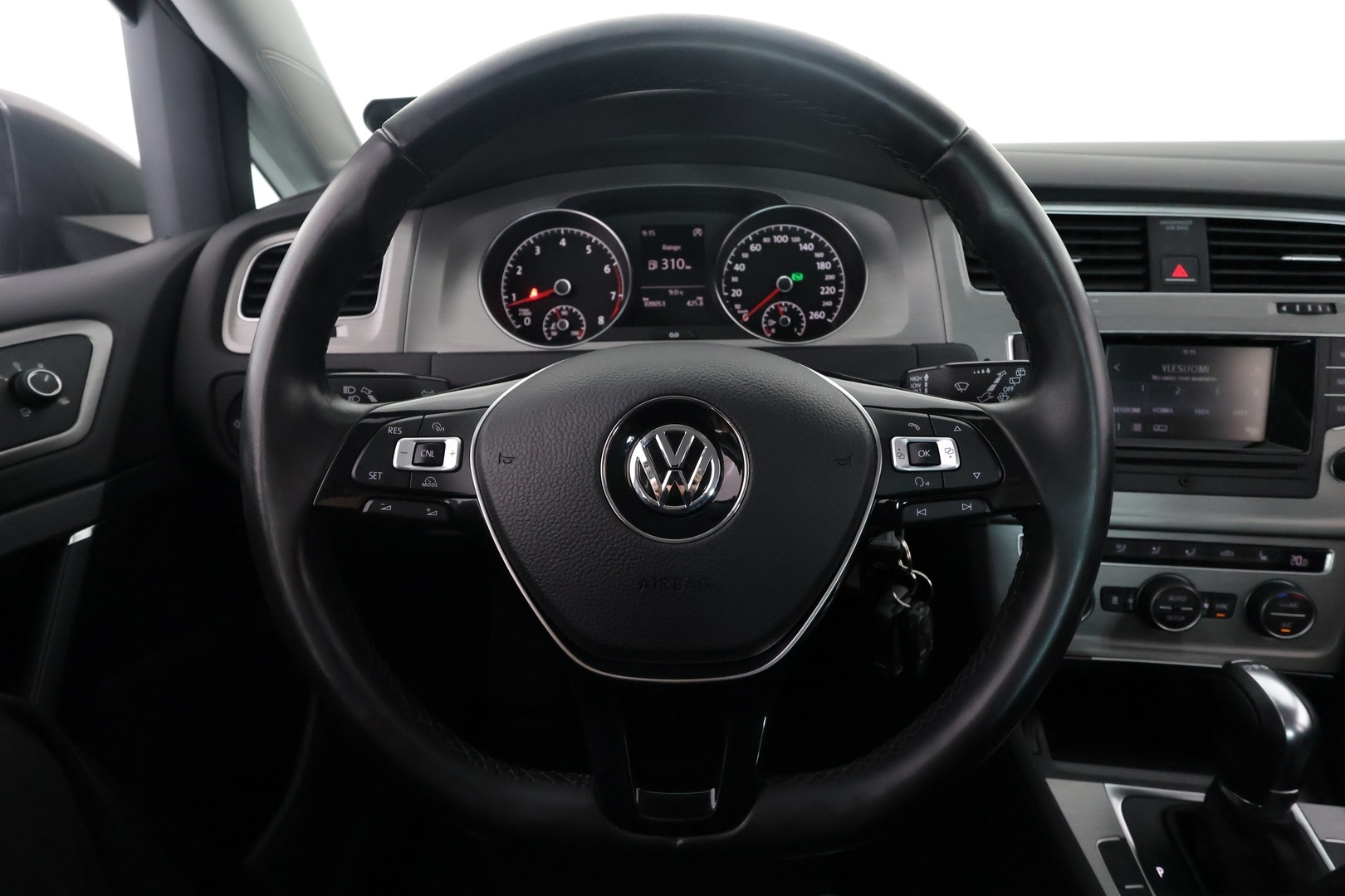 VOLKSWAGEN Golf 2014