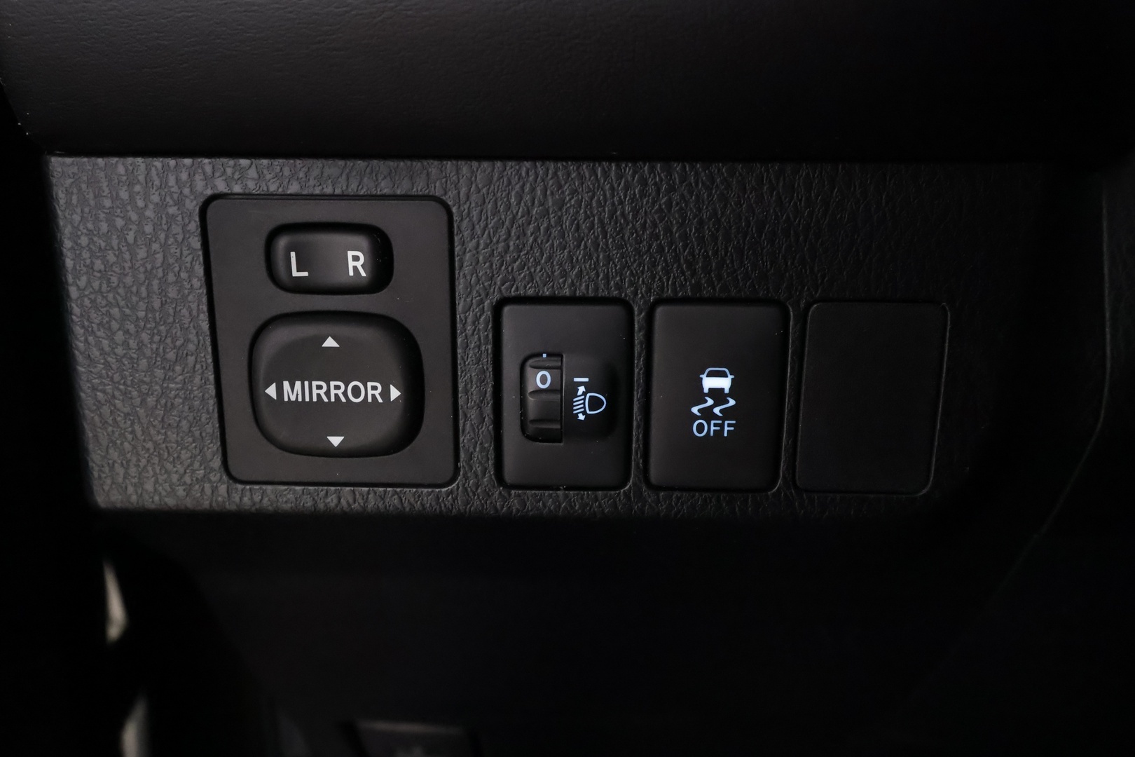 TOYOTA RAV4 2015