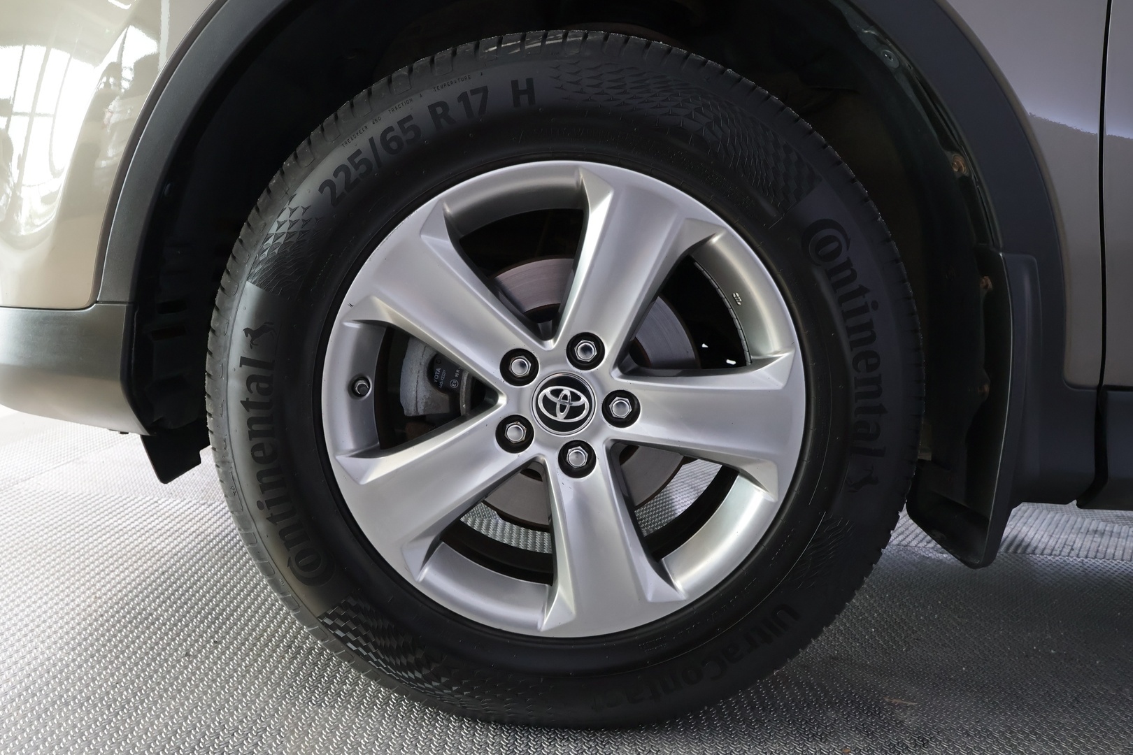 TOYOTA RAV4 2015