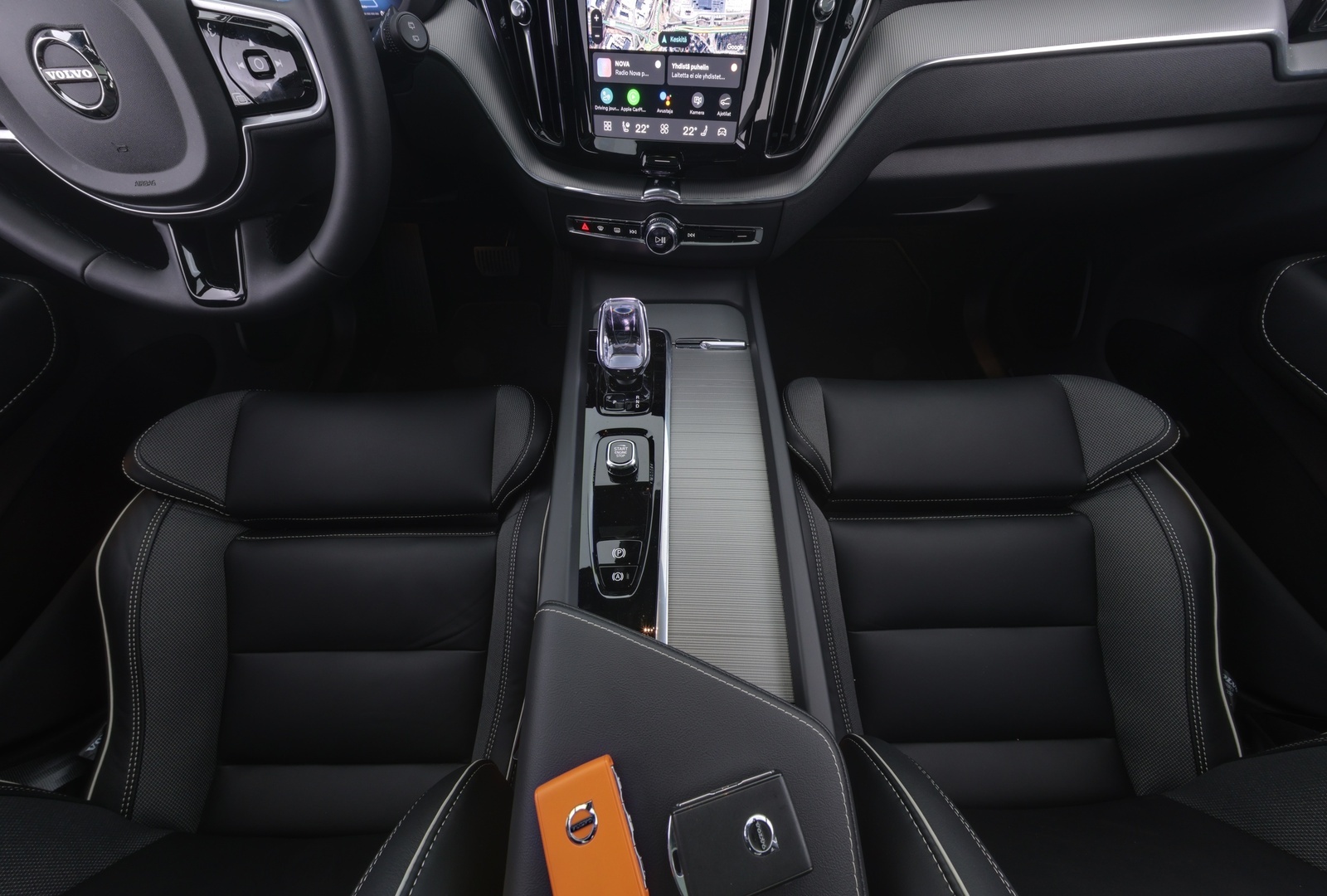 VOLVO XC60 2025