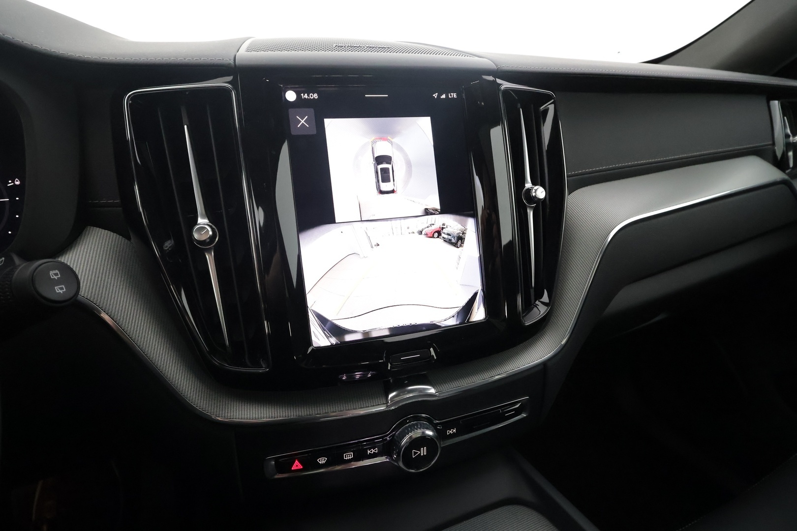 VOLVO XC60 2025