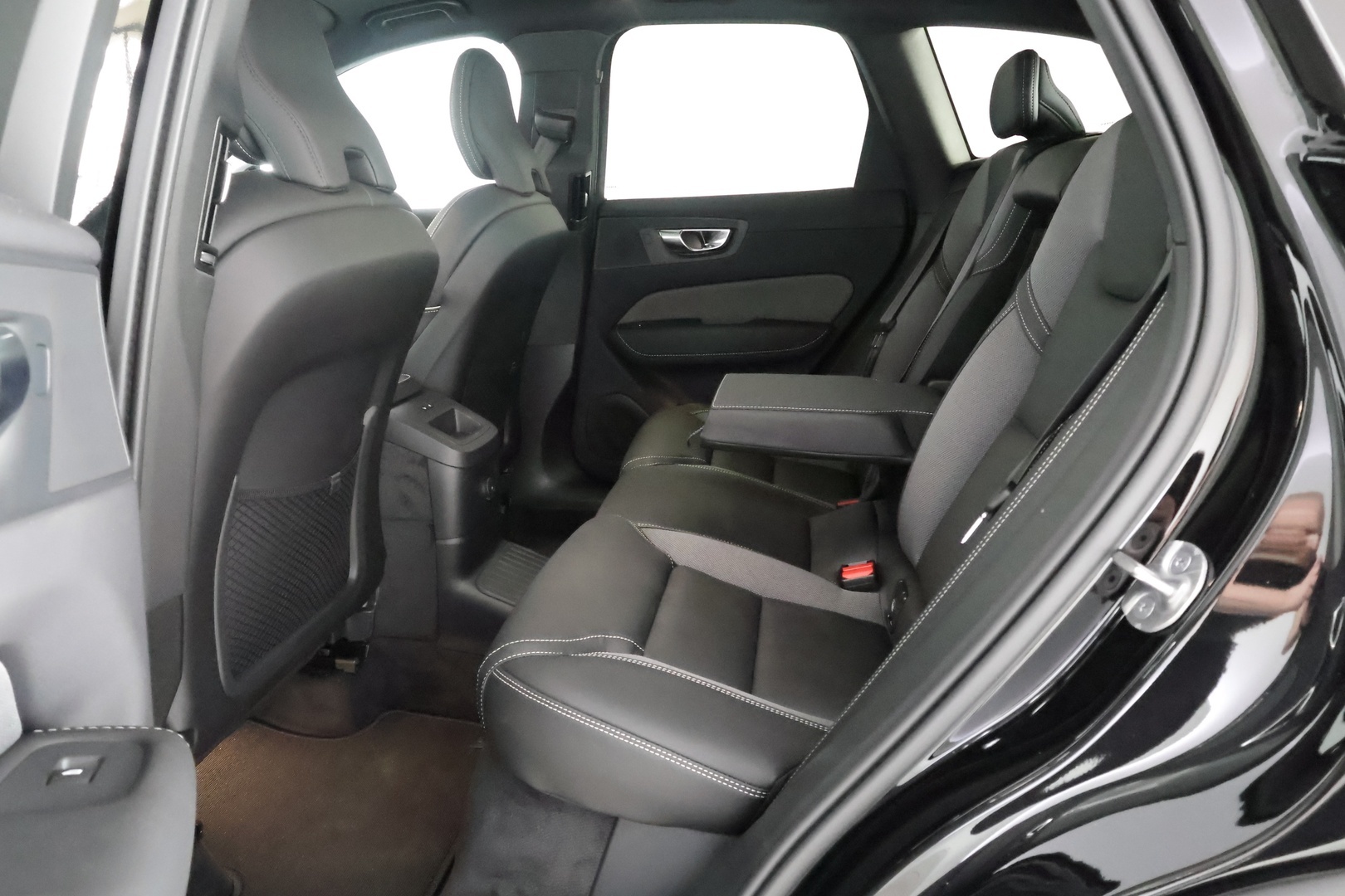 VOLVO XC60 2025