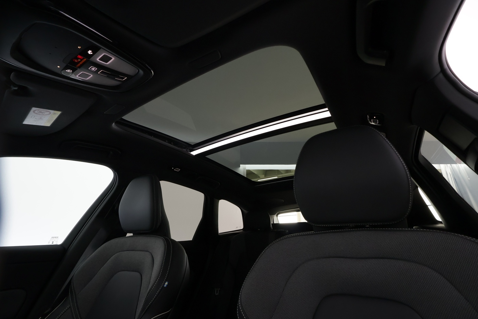 VOLVO XC60 2025