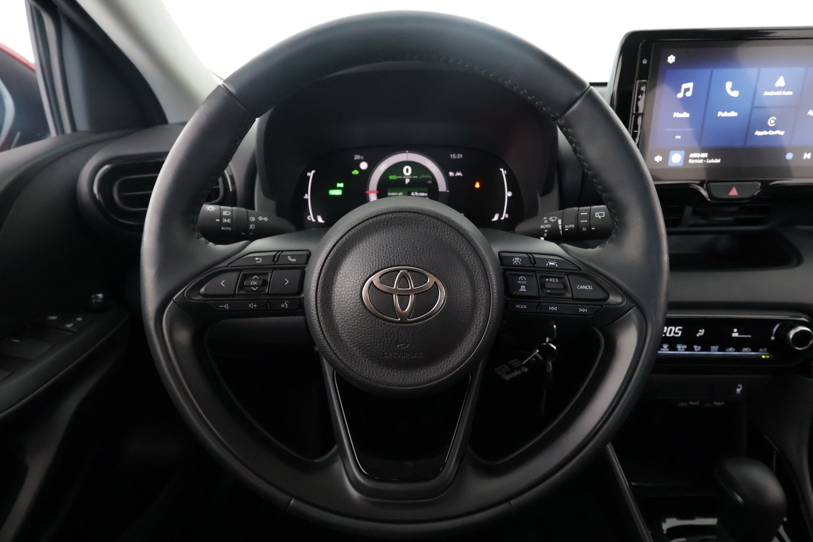 TOYOTA Yaris 2025
