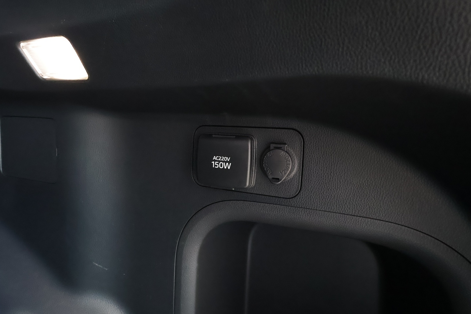 TOYOTA RAV4 PLUG-IN 2023