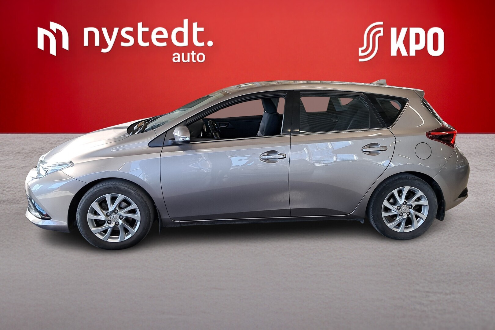 TOYOTA Auris 2015