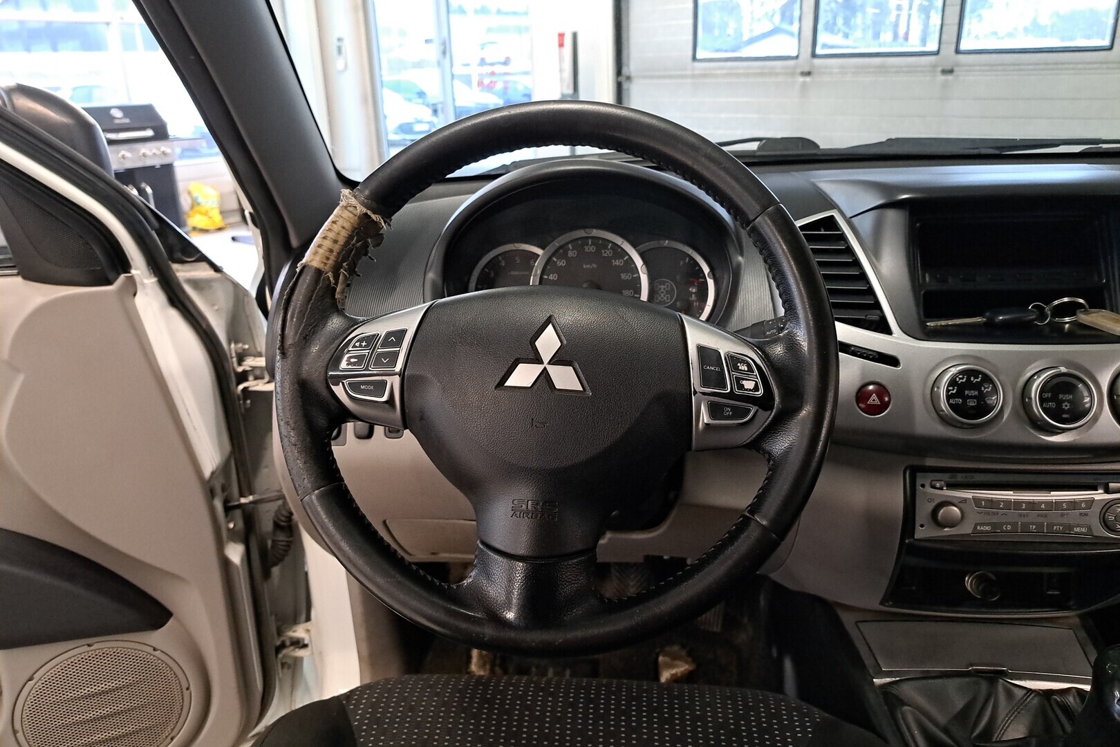 MITSUBISHI L200 2012