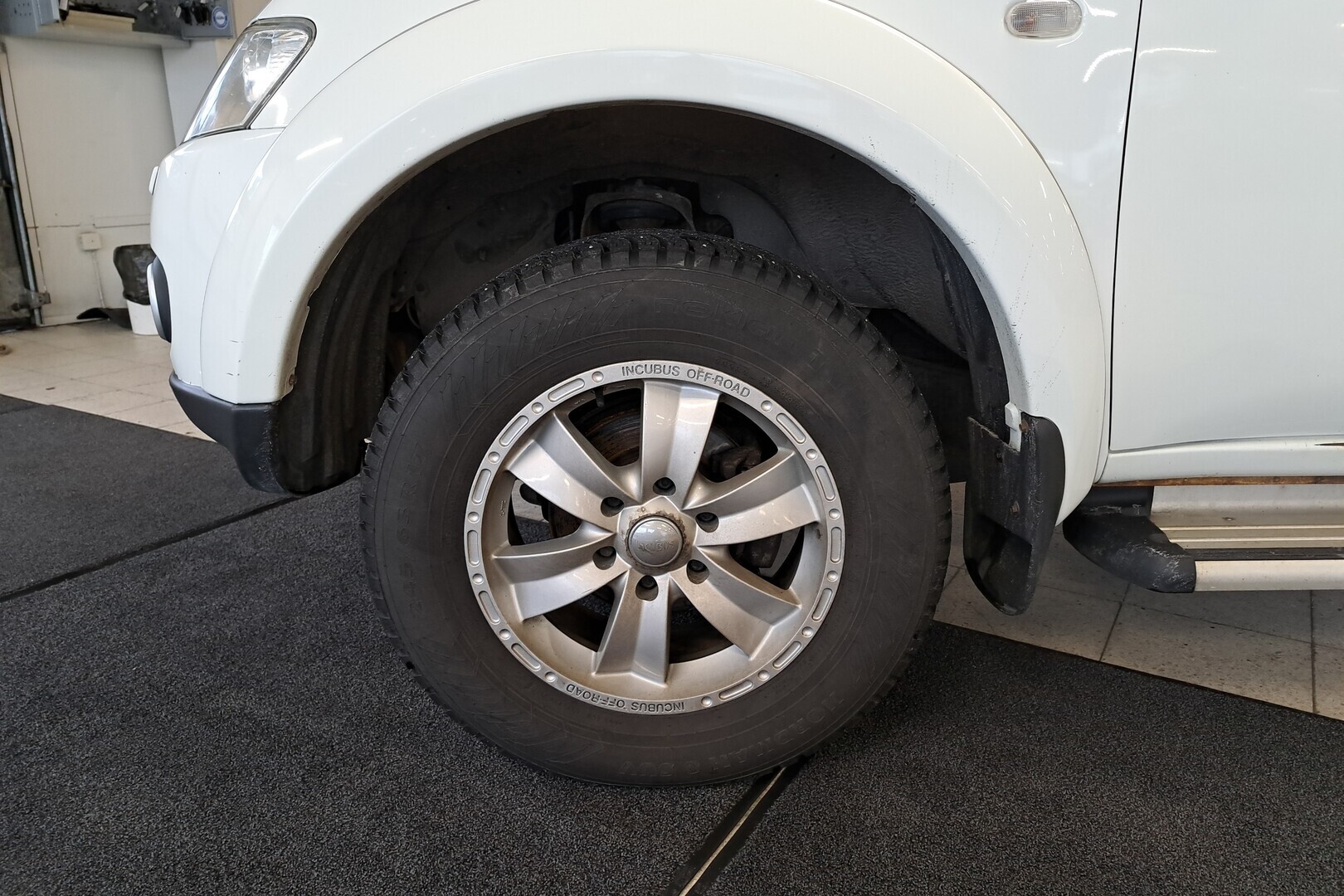 MITSUBISHI L200 2012