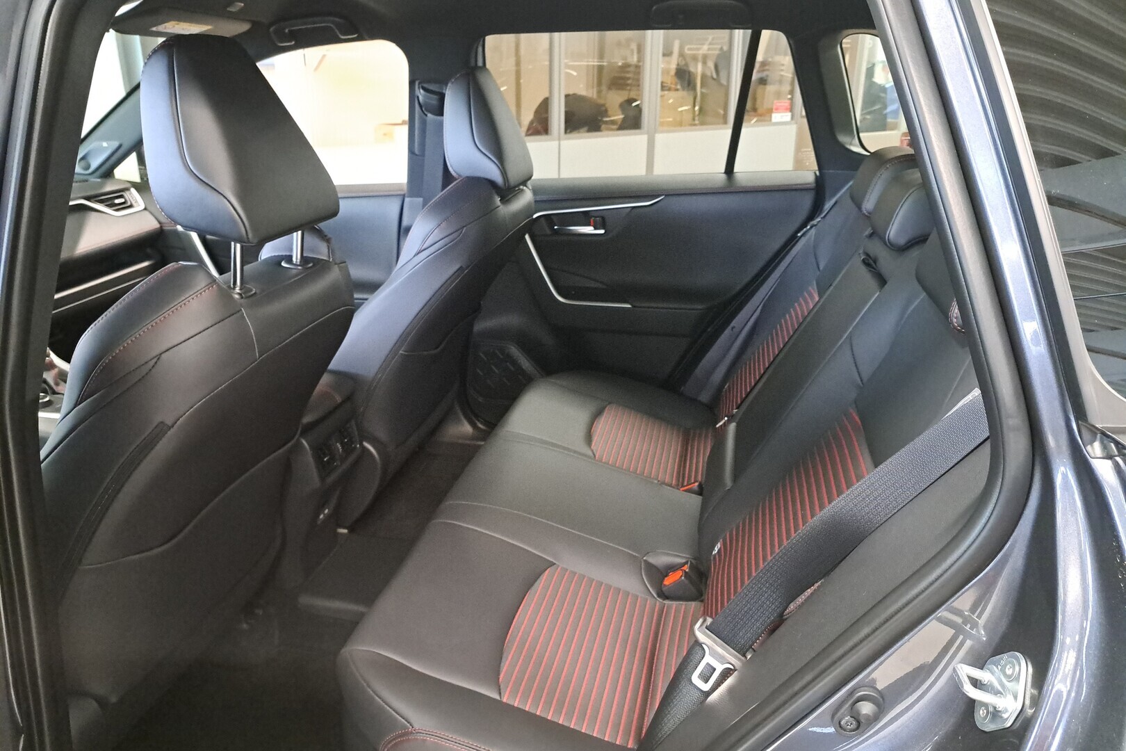 TOYOTA RAV4 Plug-in 2025