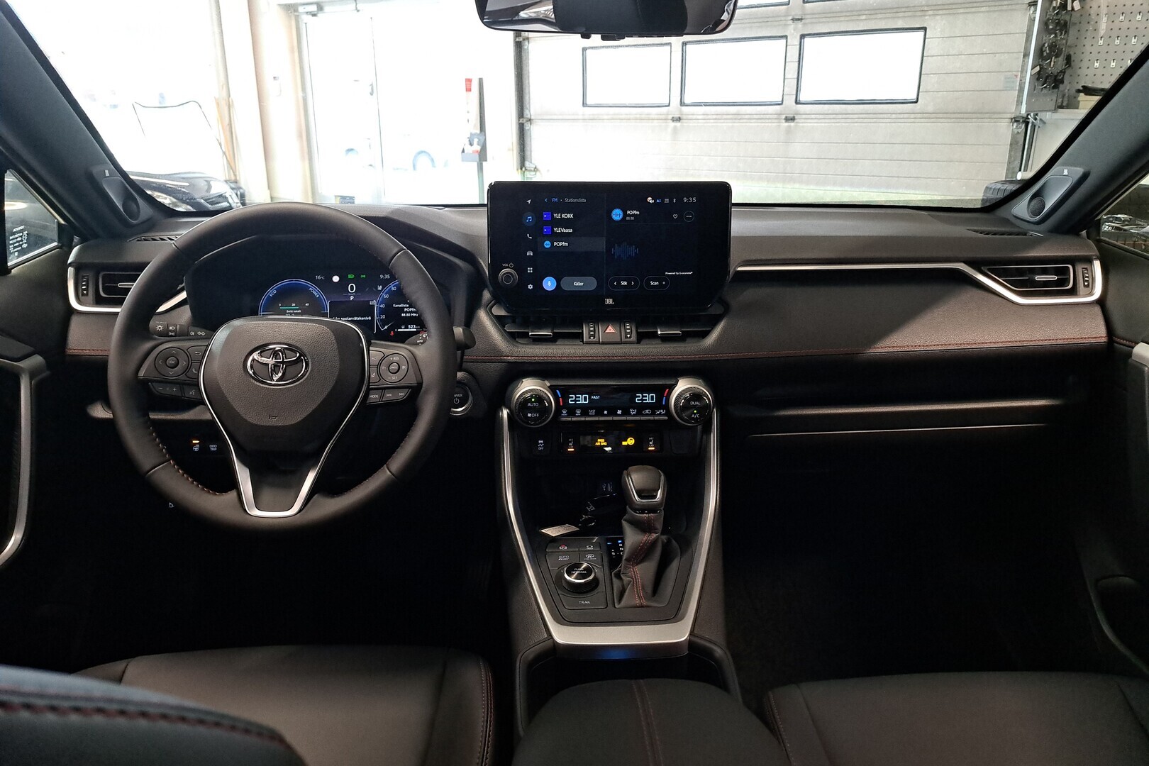 TOYOTA RAV4 Plug-in 2025