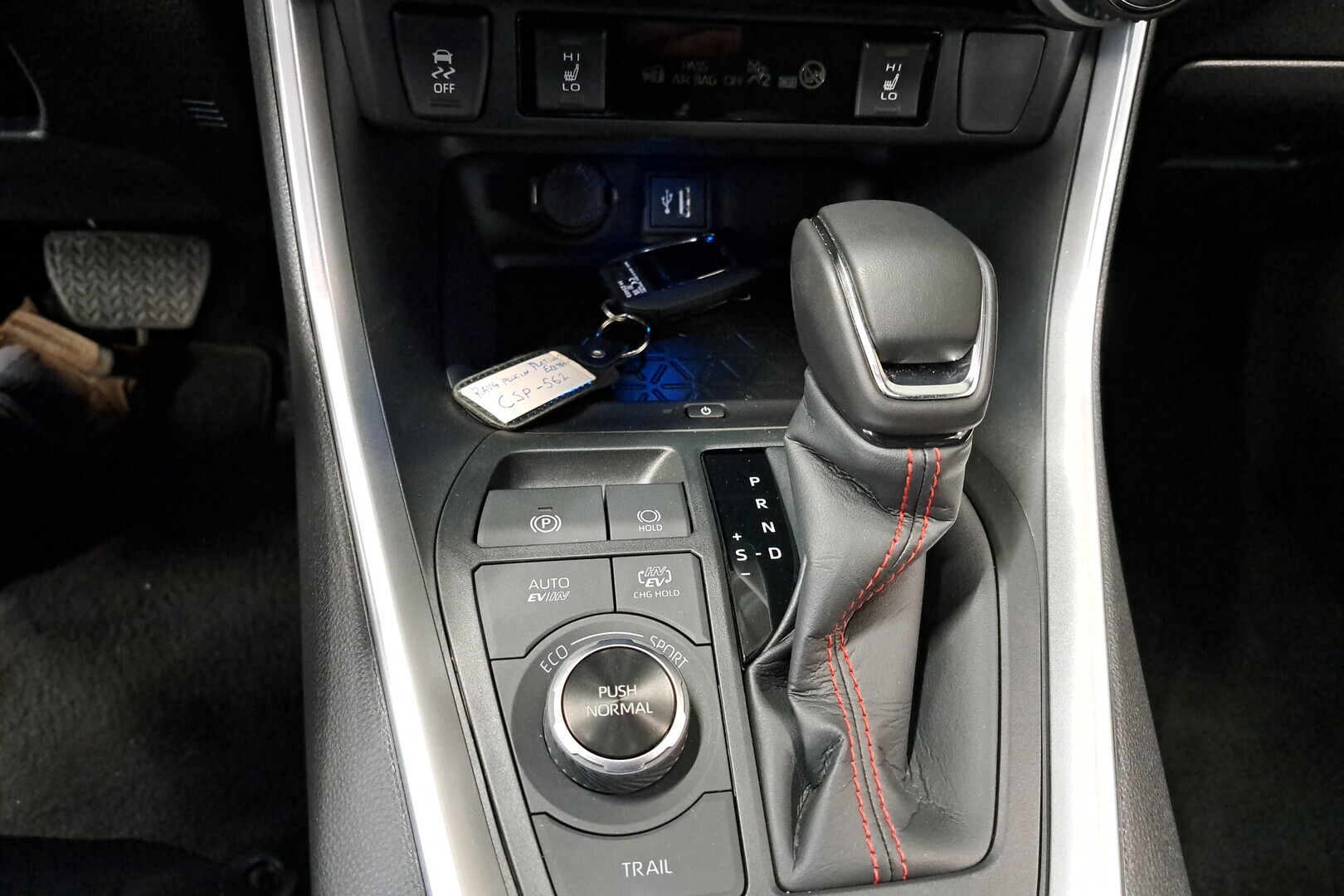 TOYOTA RAV4 Plug-in 2025