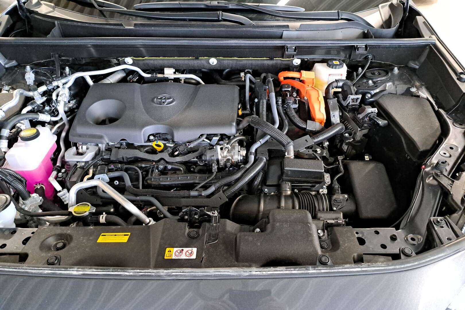 TOYOTA RAV4 Plug-in 2025