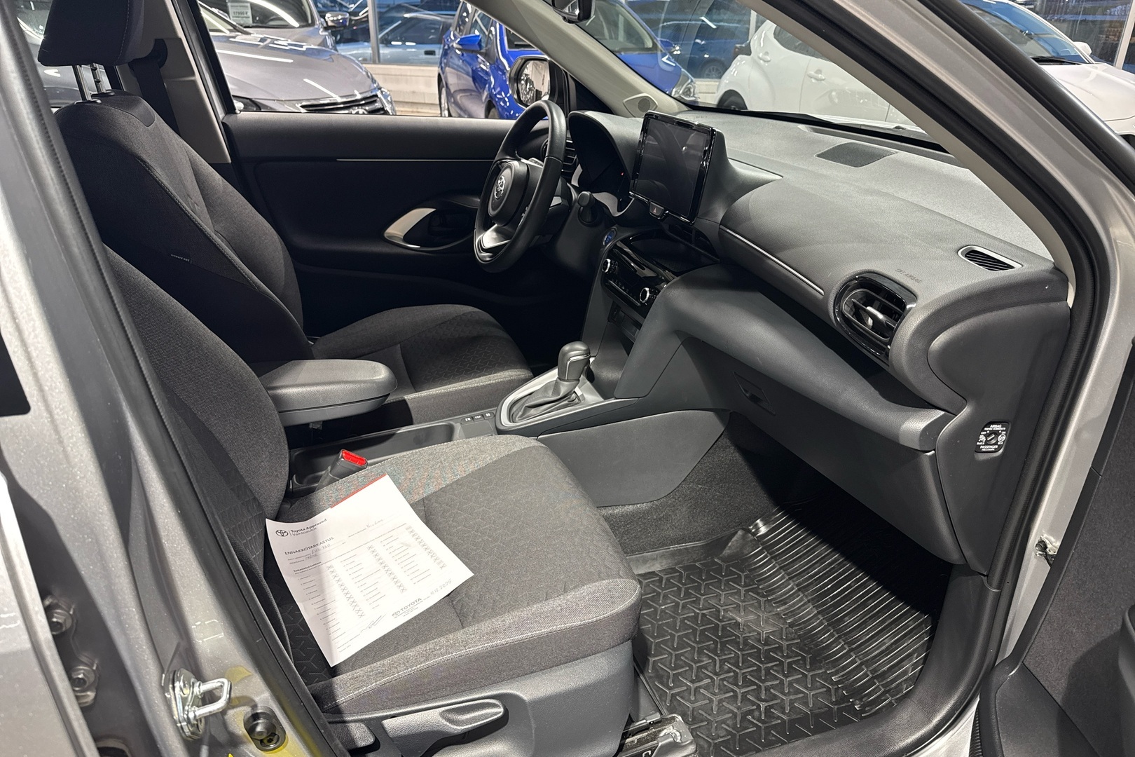 TOYOTA Yaris Cross 2023