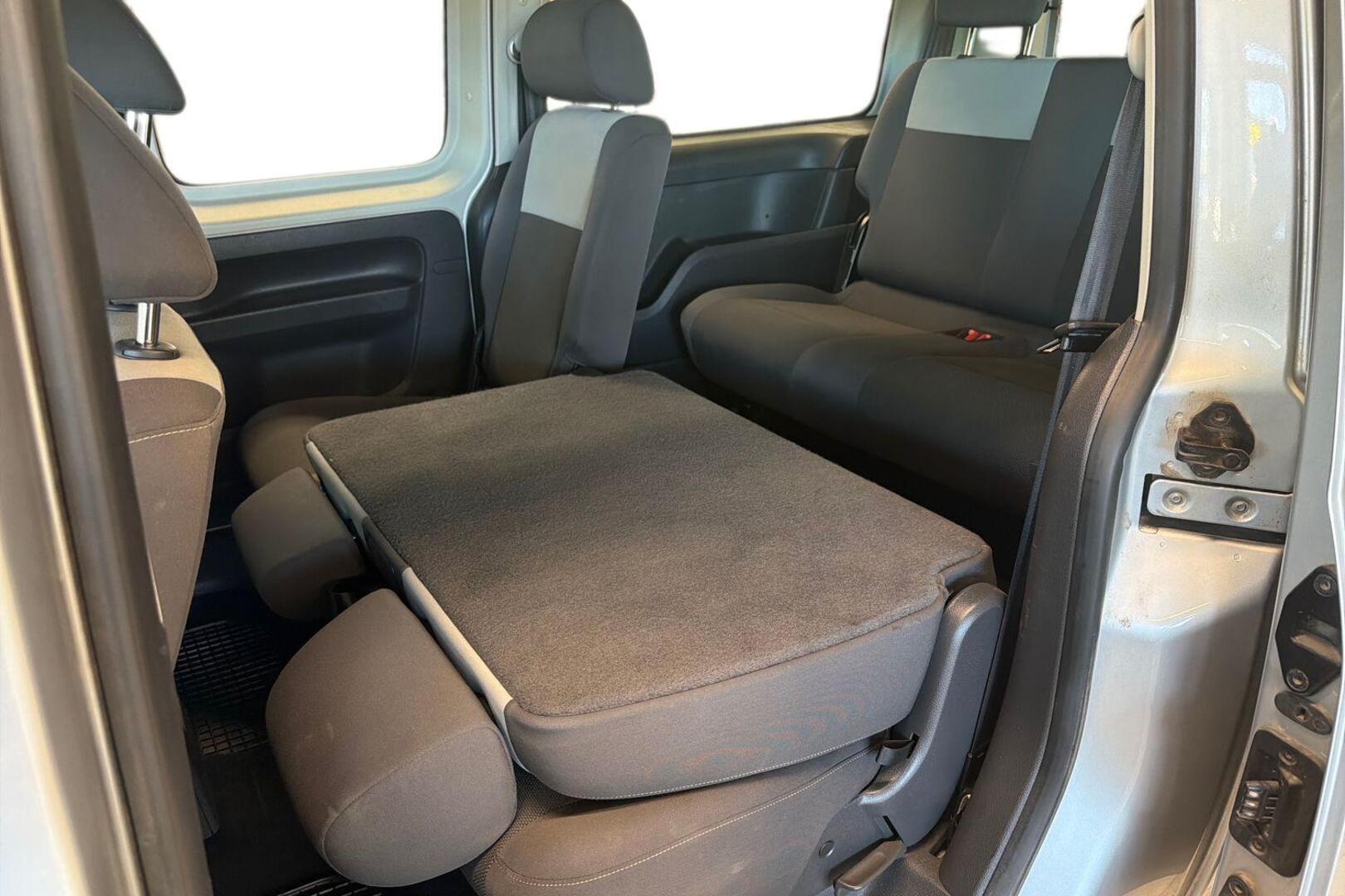VOLKSWAGEN Caddy Maxi 2013