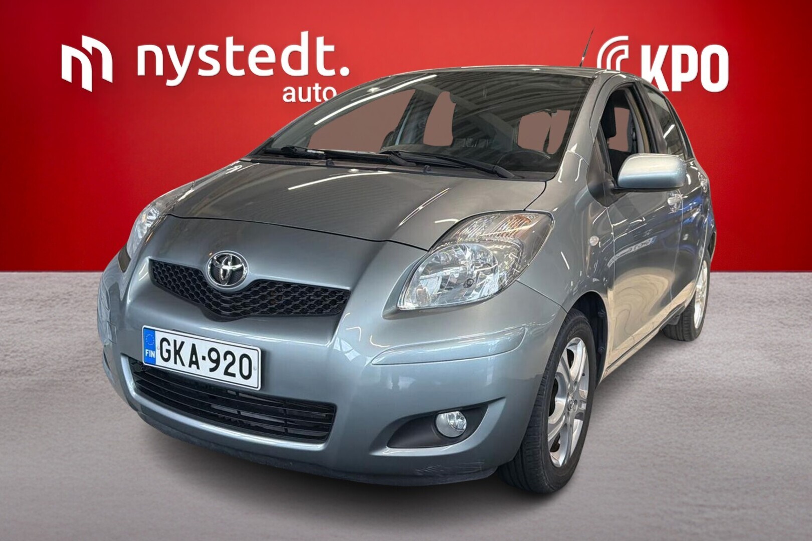 TOYOTA Yaris 2011