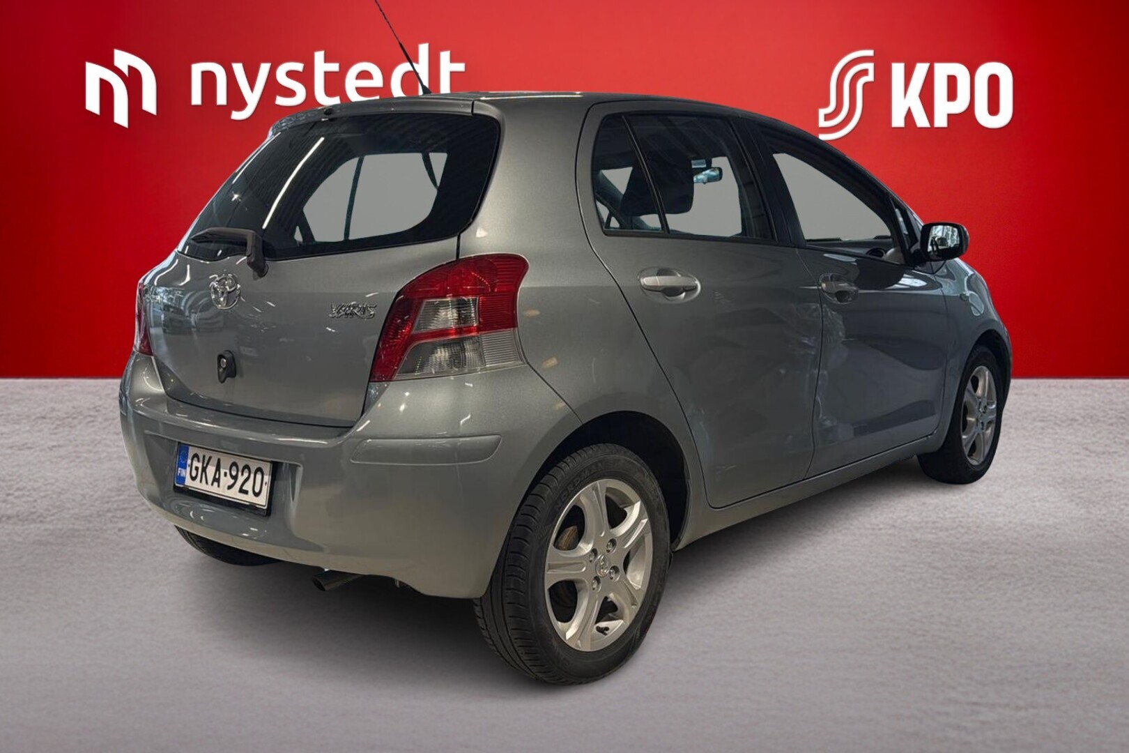 TOYOTA Yaris 2011