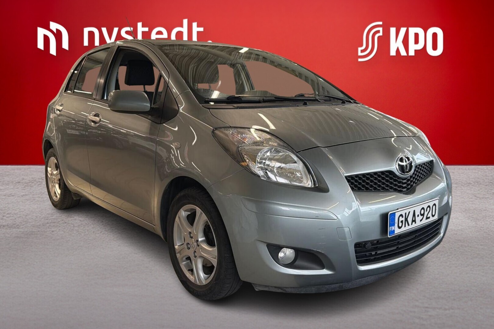 TOYOTA Yaris 2011