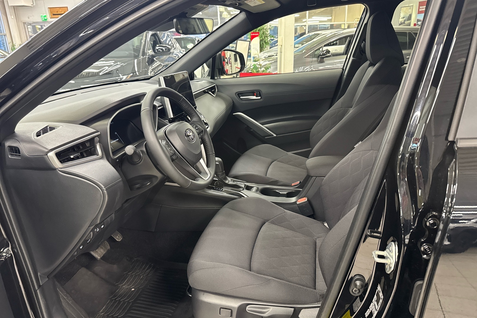 TOYOTA Corolla Cross 2025