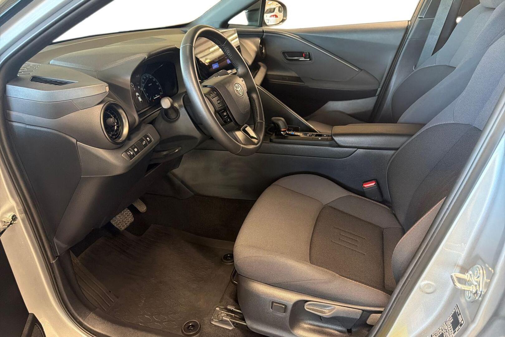 TOYOTA C-HR 2025