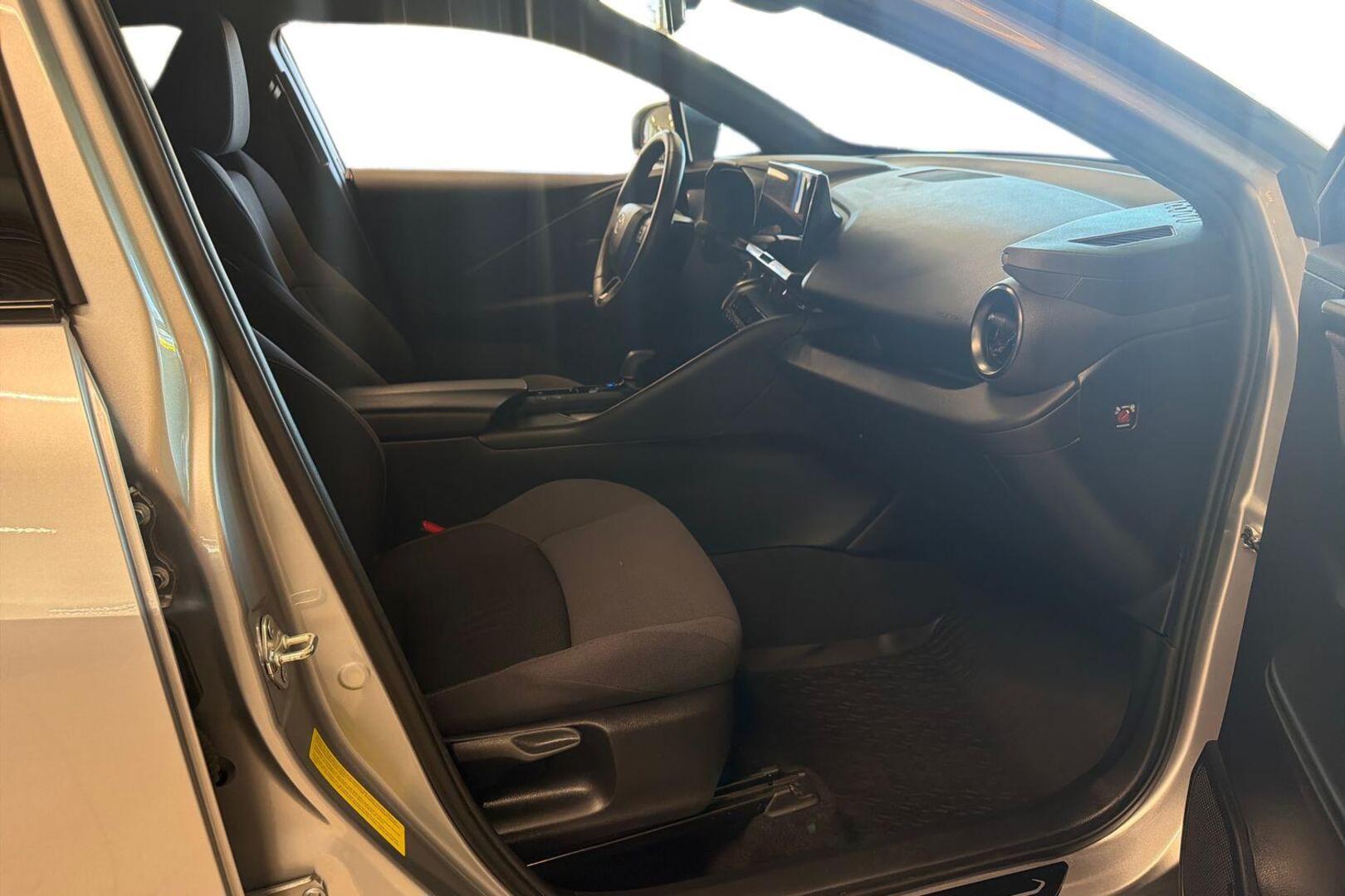 TOYOTA C-HR 2025