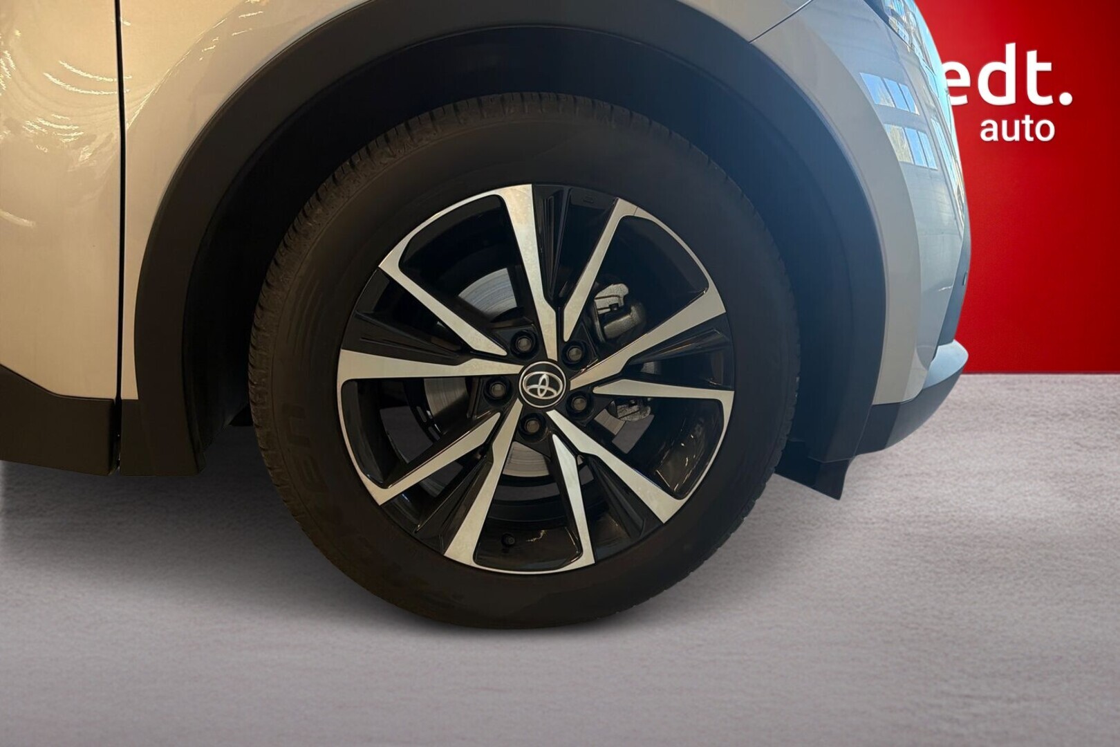 TOYOTA C-HR 2025