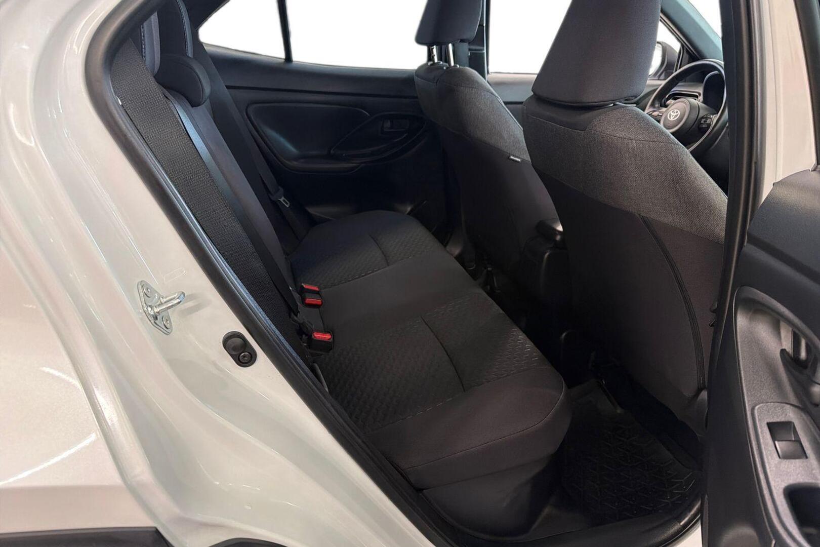 TOYOTA Yaris Cross 2025