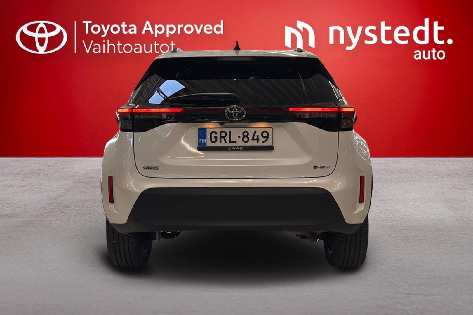 TOYOTA Yaris Cross 2025