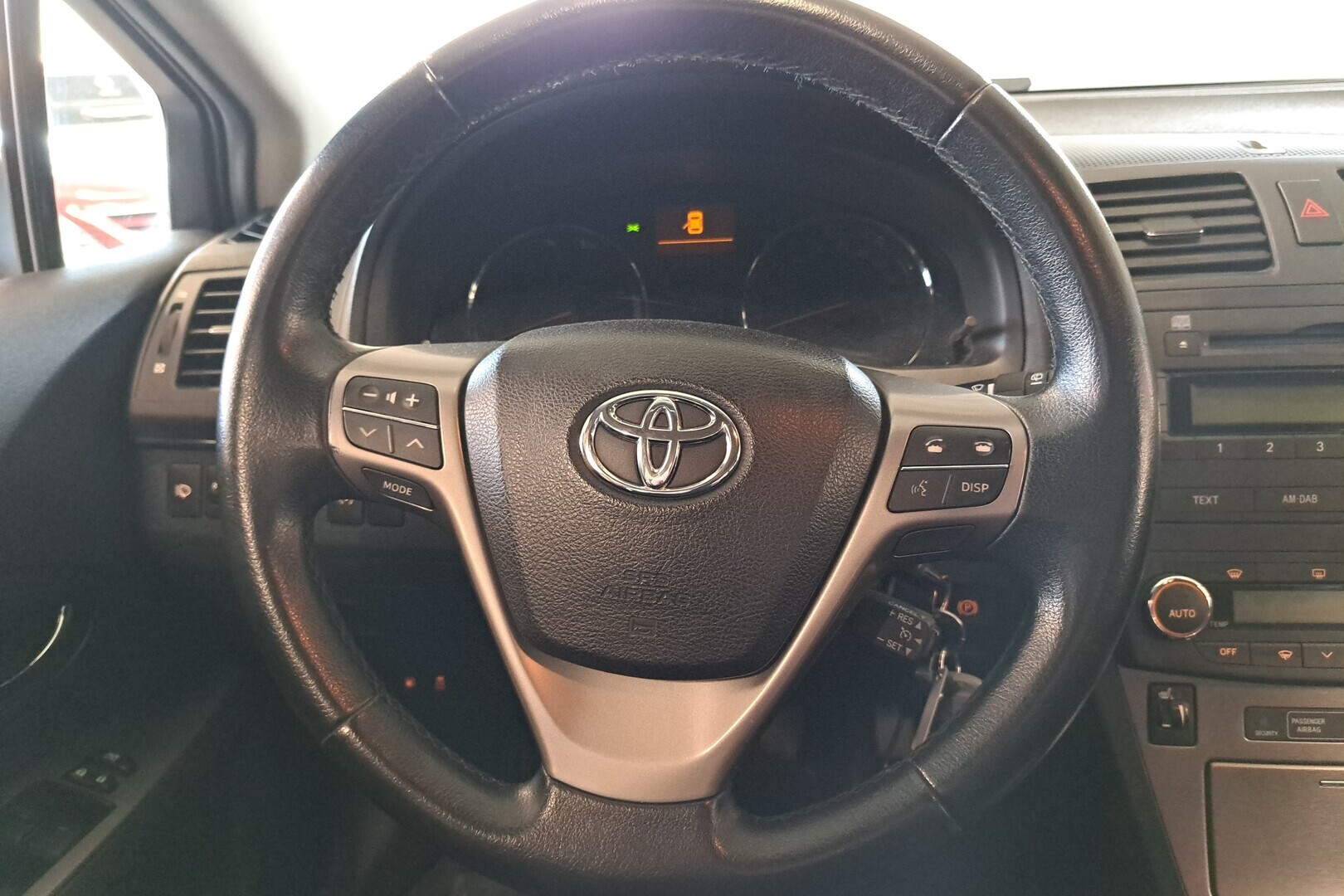 TOYOTA Avensis 2009