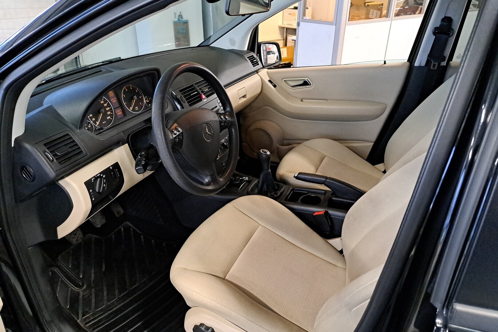 MERCEDES-BENZ A 2009