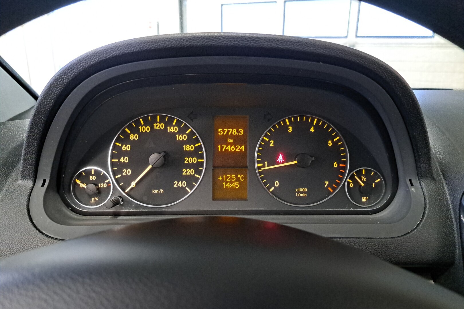 MERCEDES-BENZ A 2009