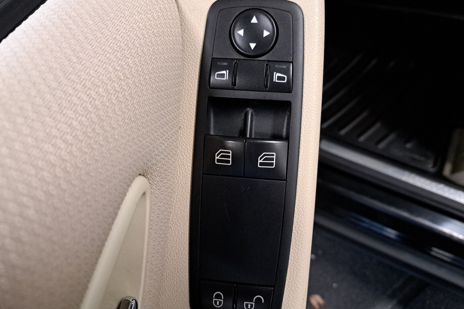 MERCEDES-BENZ A 2009