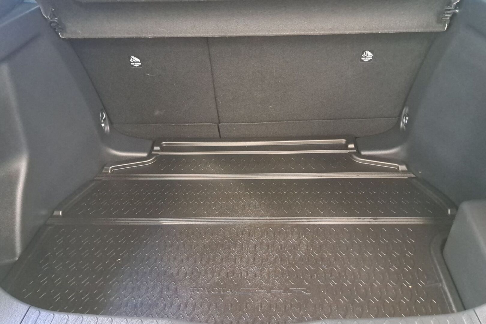 TOYOTA C-HR 2025