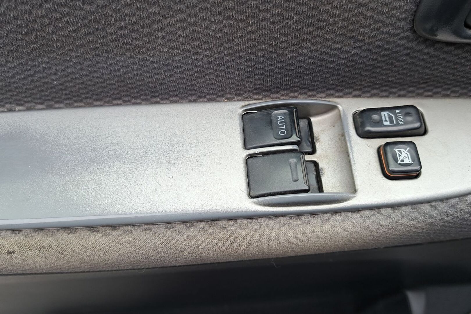 TOYOTA Hiace 2011