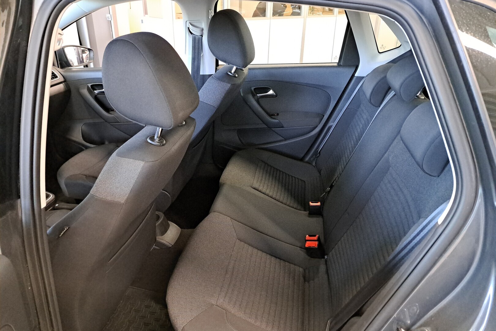 VOLKSWAGEN Polo 2012