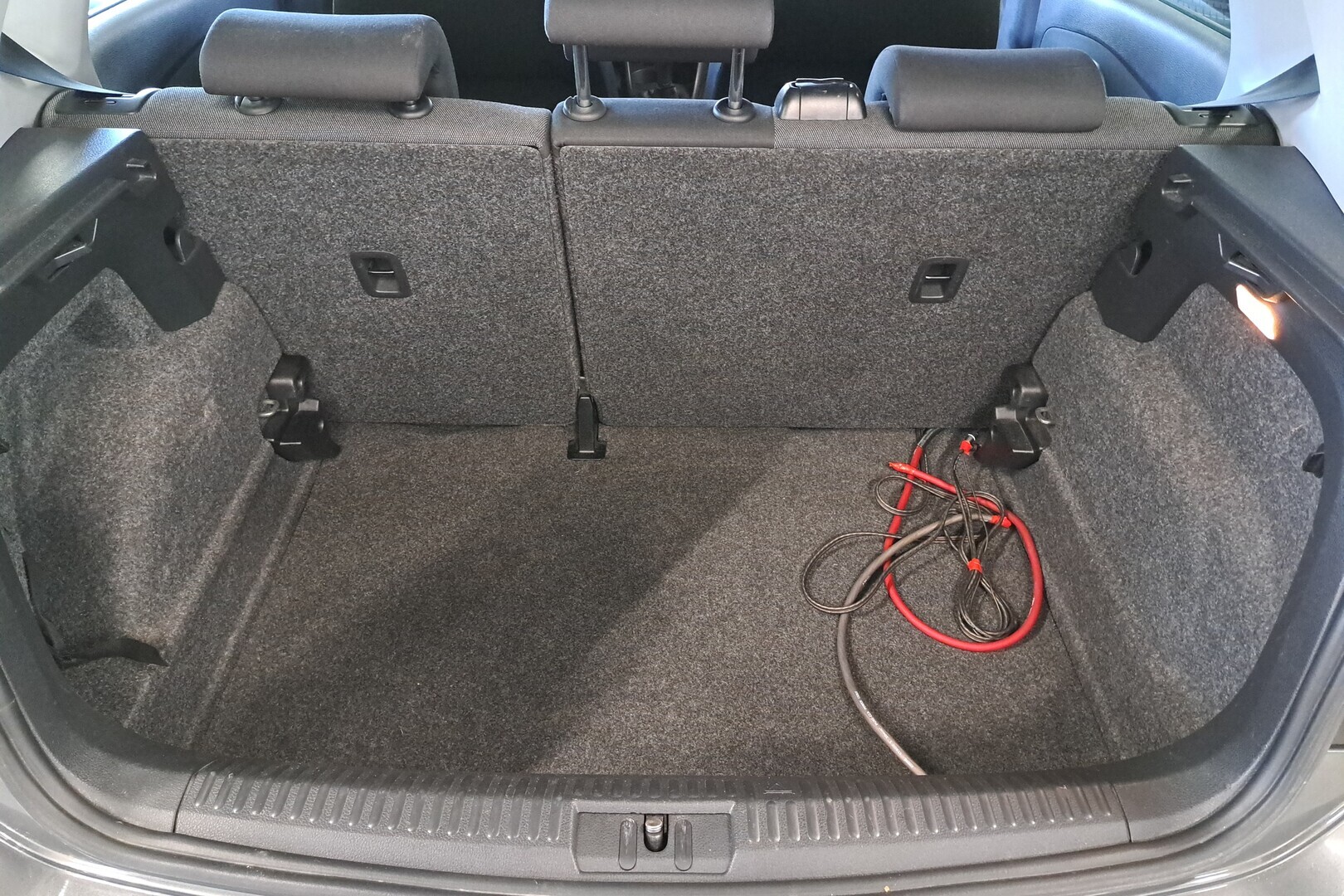 VOLKSWAGEN Polo 2012