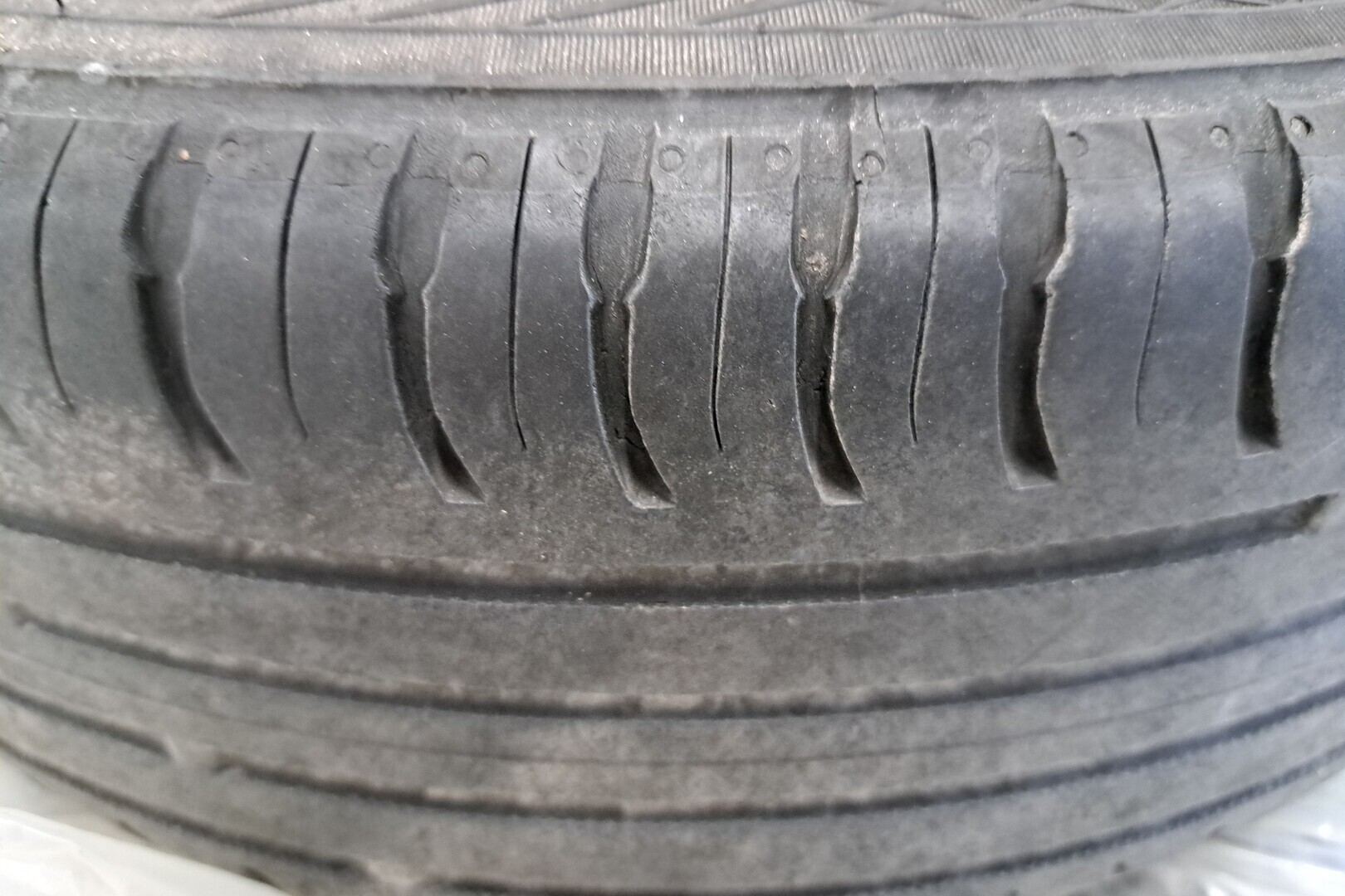 VOLKSWAGEN Polo 2012