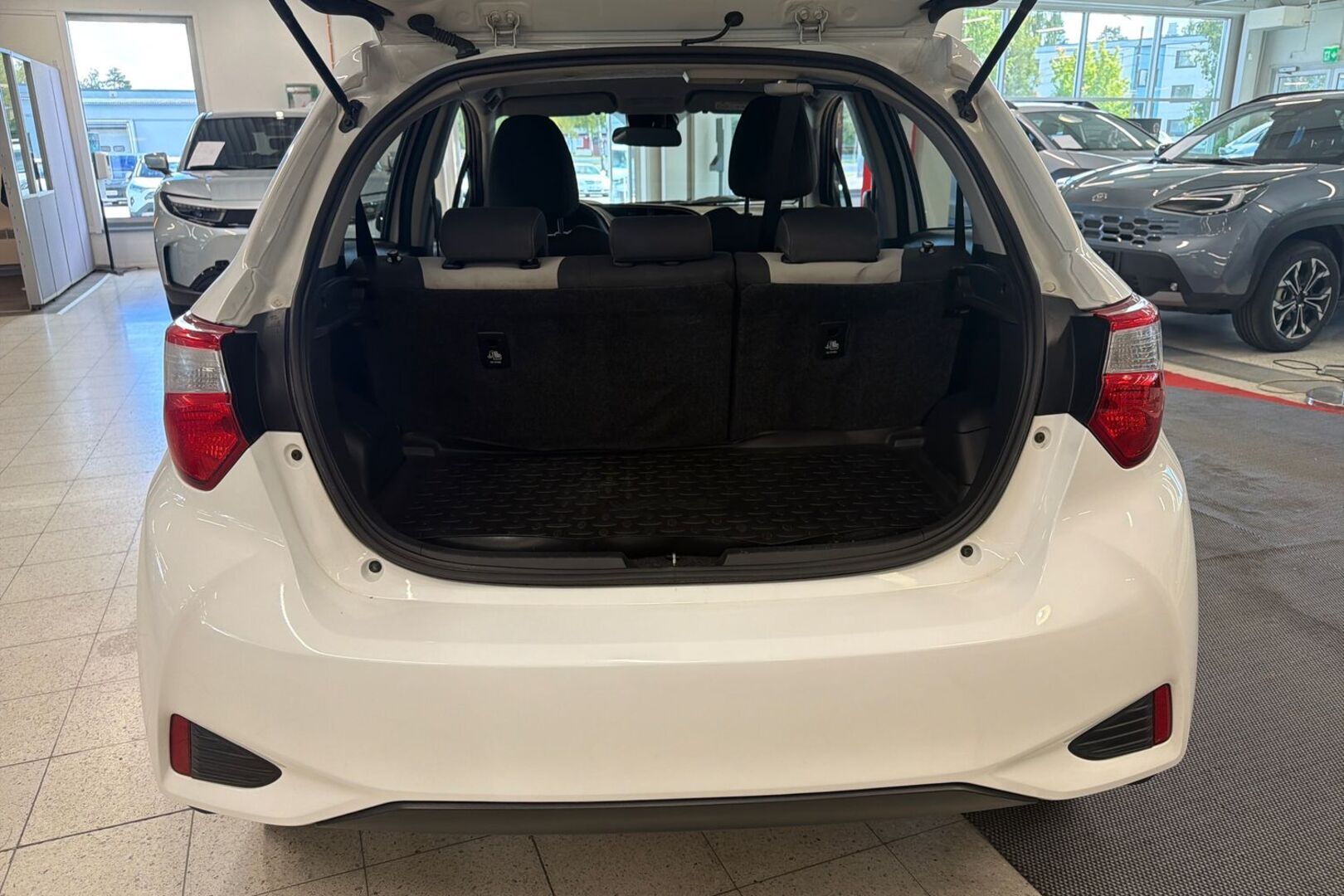 TOYOTA Yaris 2017