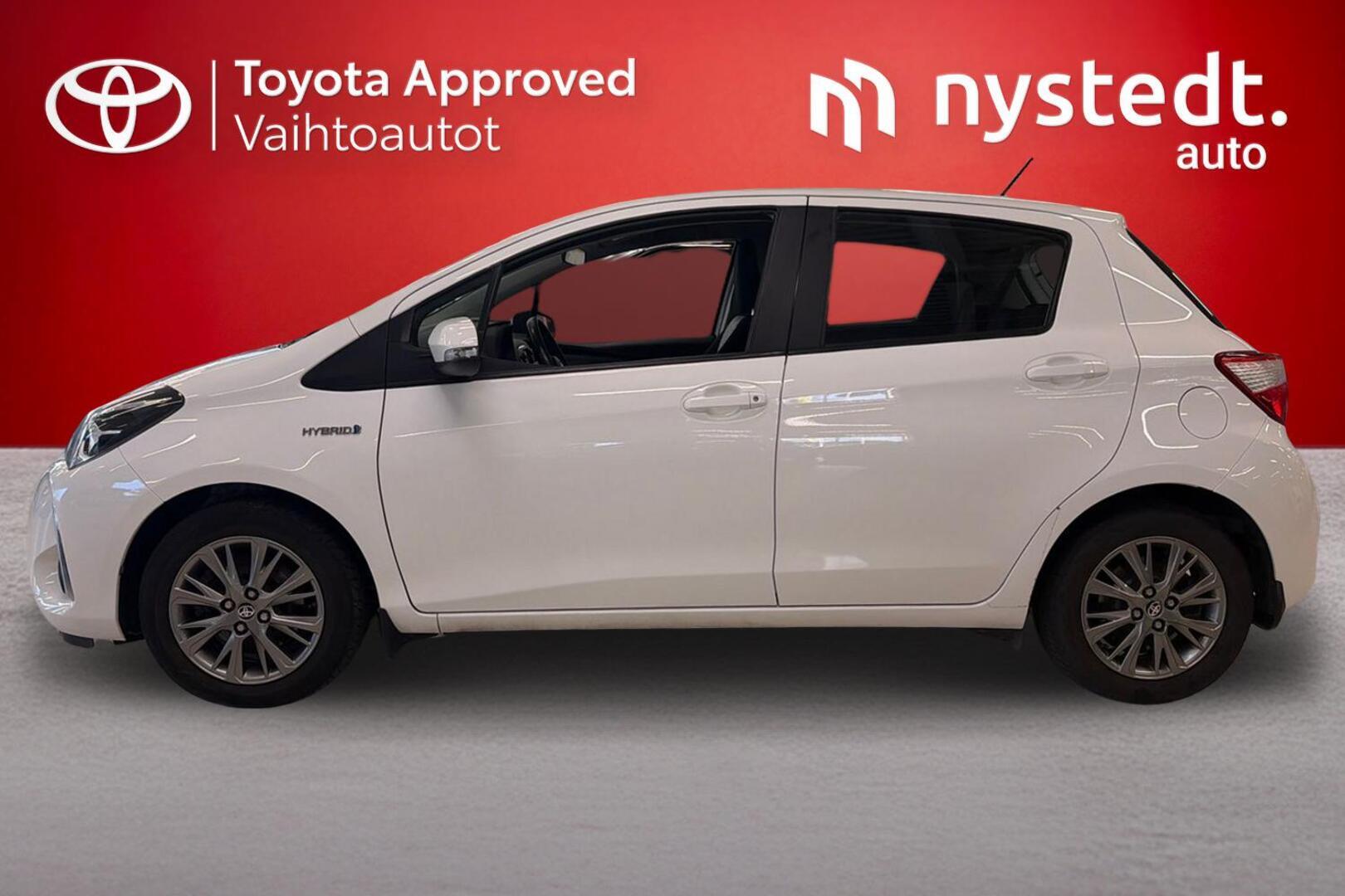 TOYOTA Yaris 2017