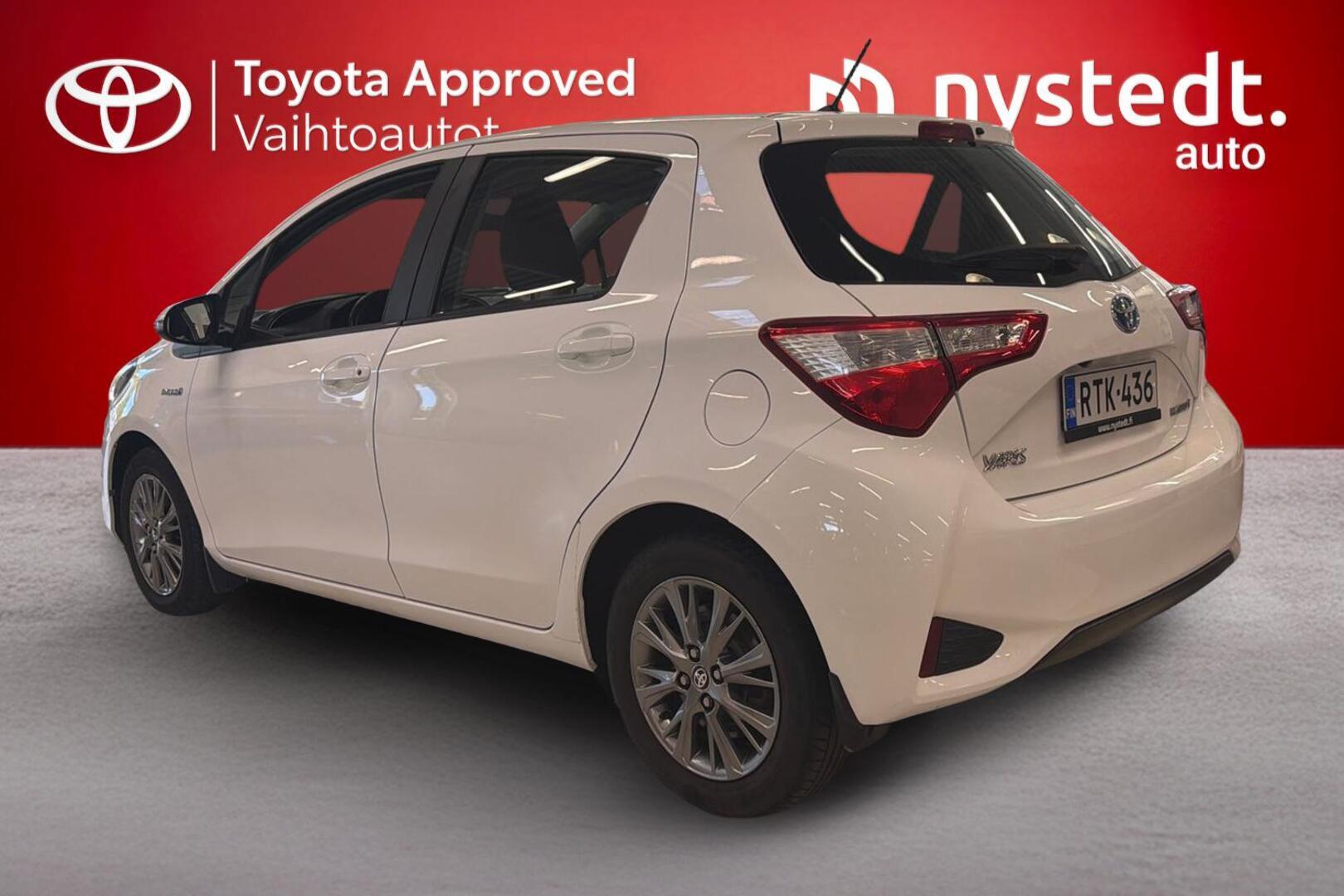 TOYOTA Yaris 2017