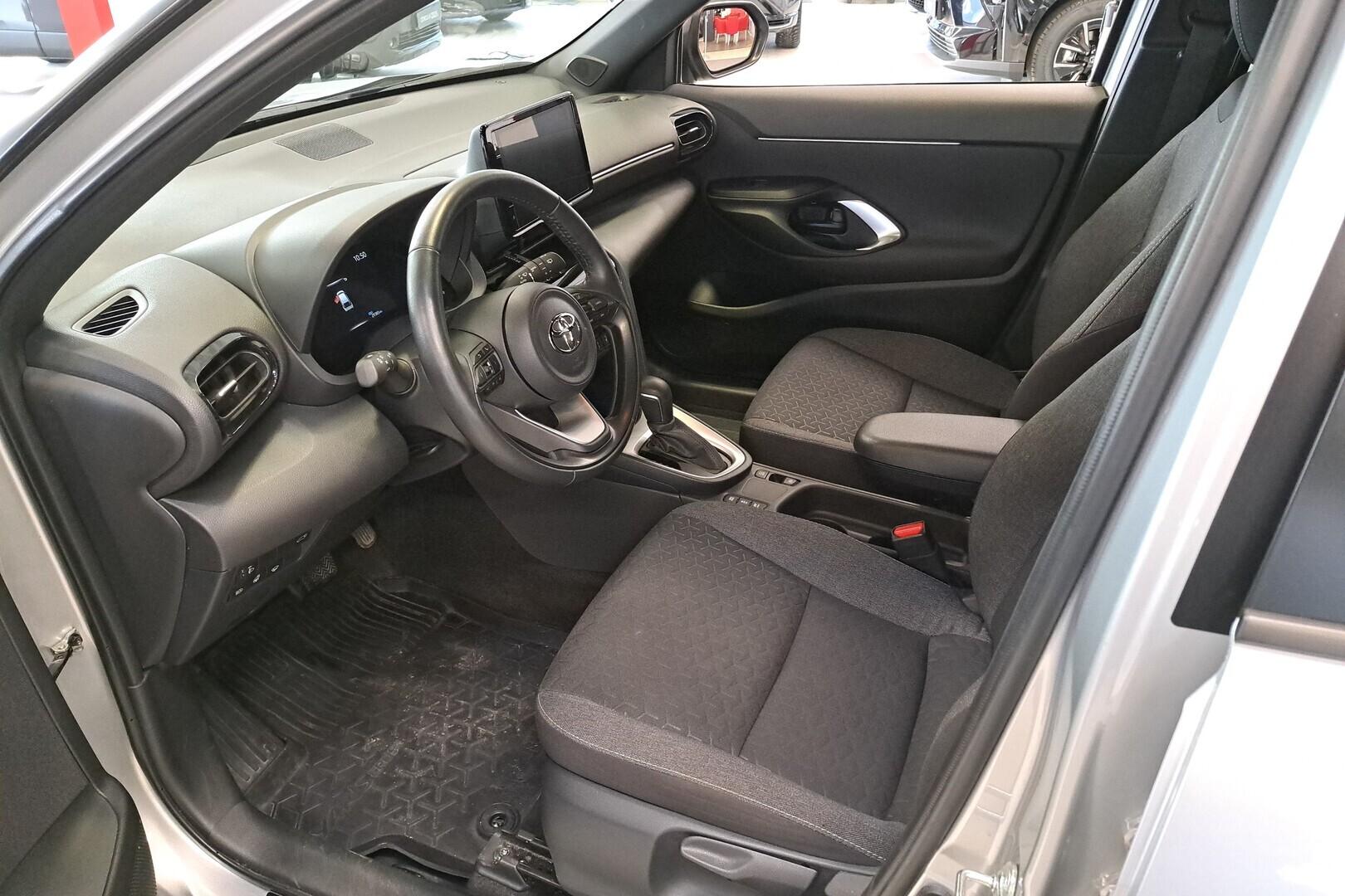 TOYOTA Yaris Cross 2024