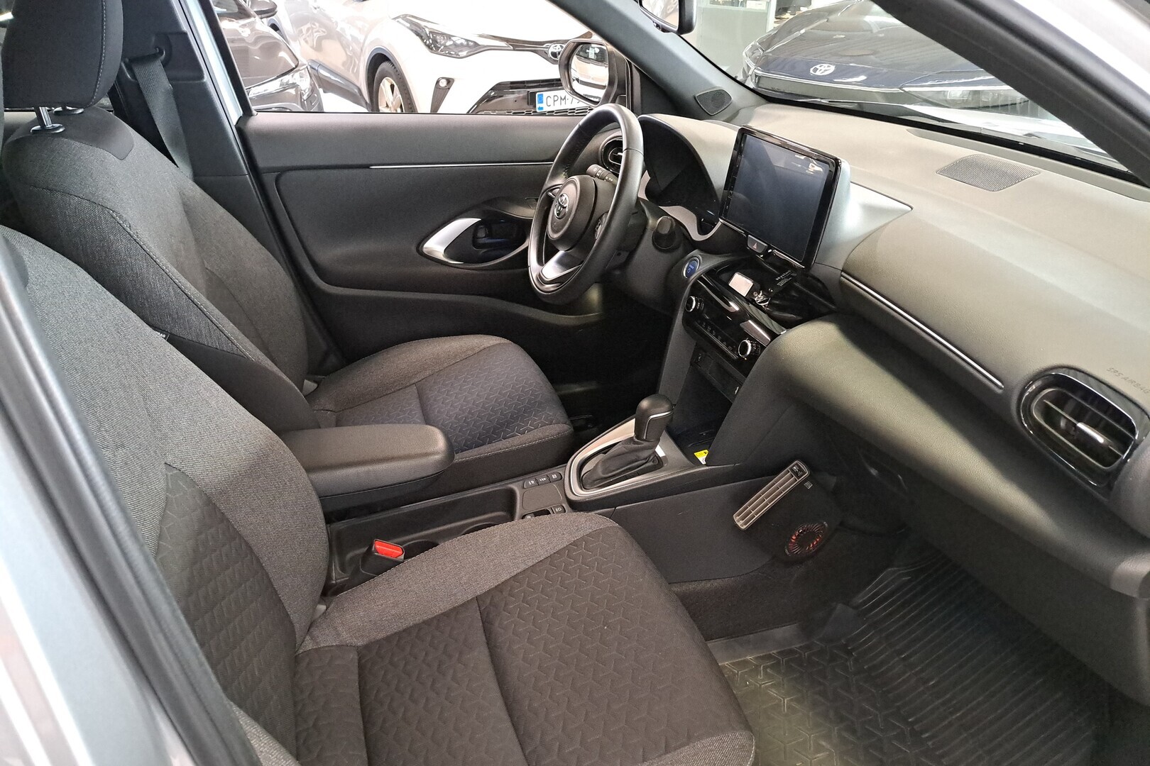 TOYOTA Yaris Cross 2024