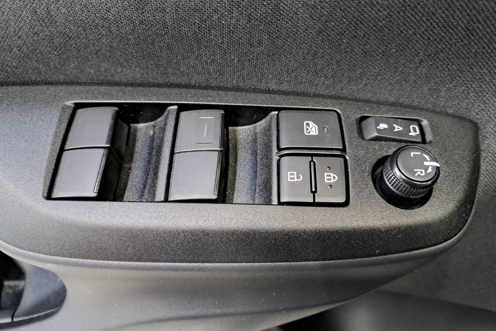 TOYOTA Yaris Cross 2024