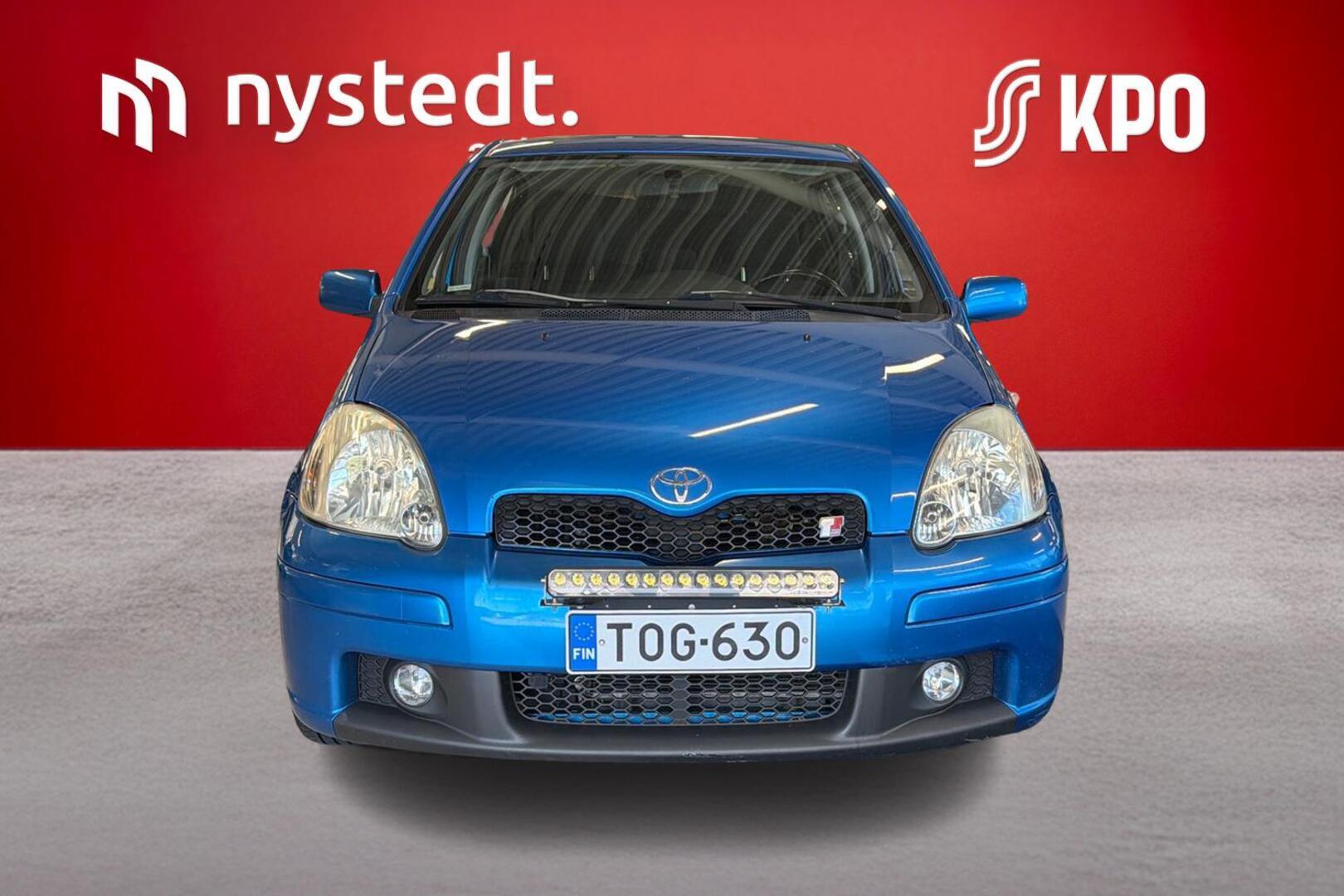 TOYOTA Yaris 2004