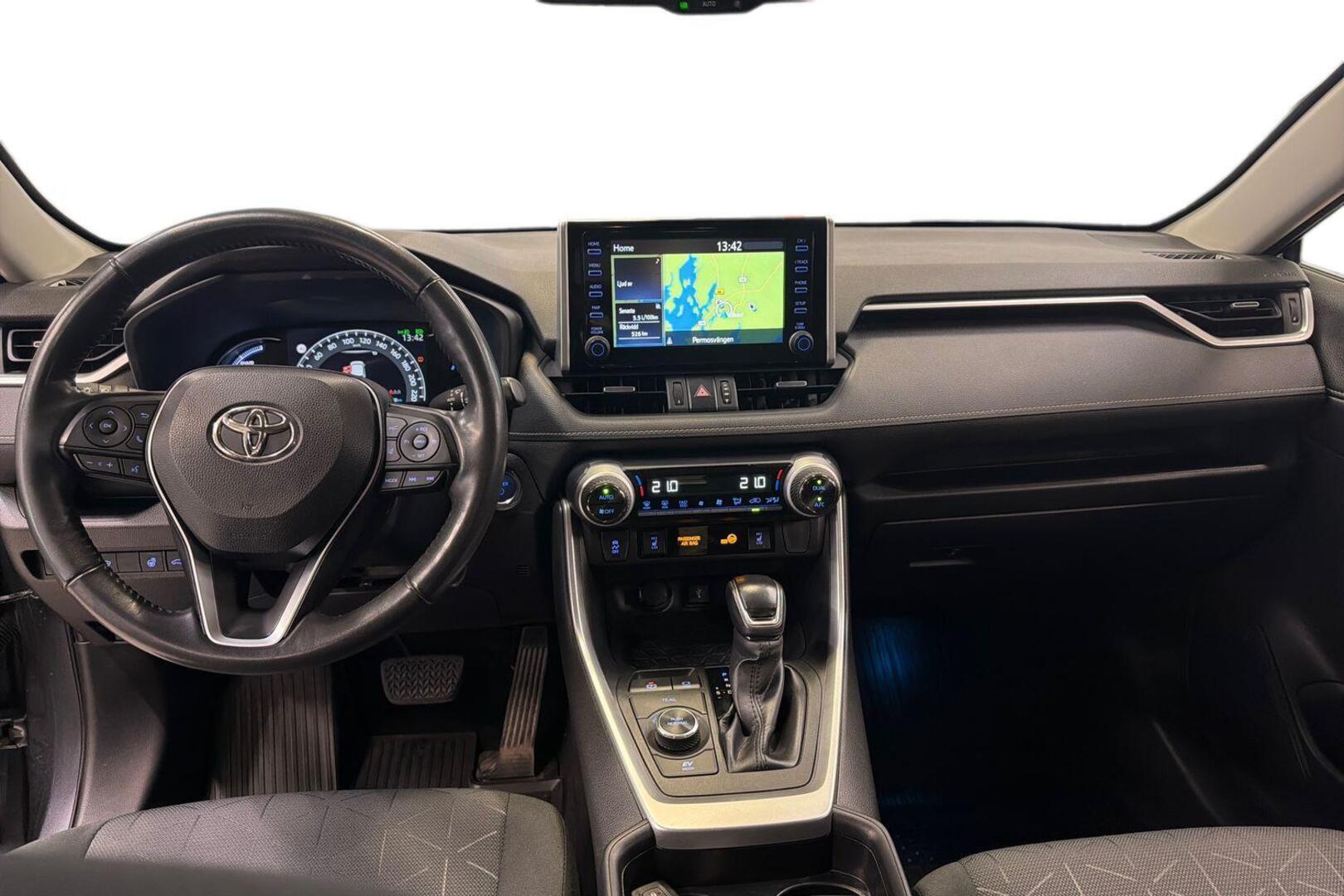 TOYOTA RAV4 2021