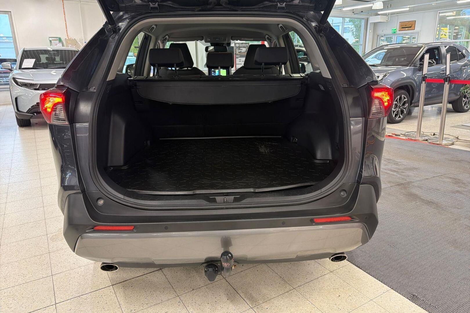 TOYOTA RAV4 2021