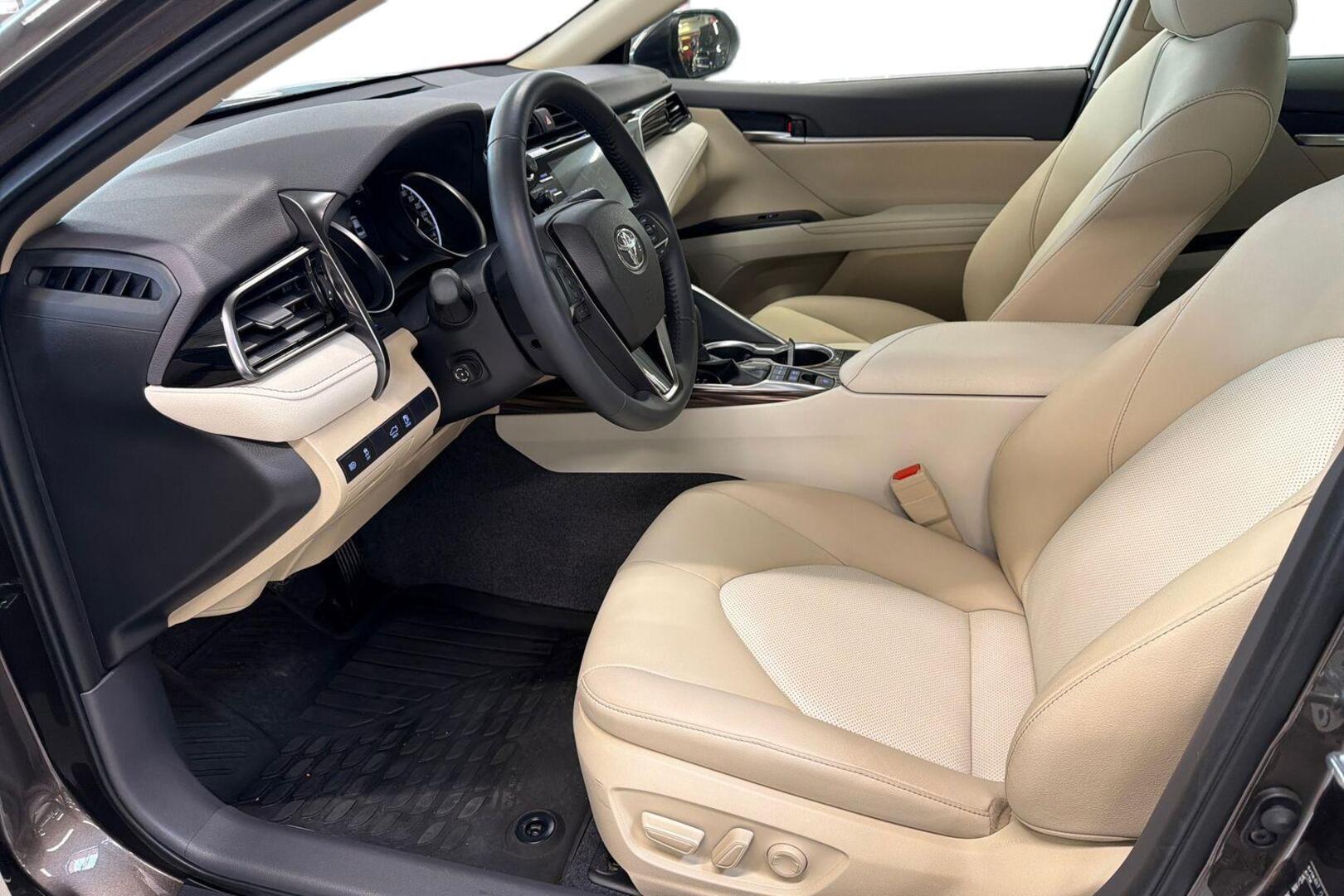 TOYOTA Camry 2020