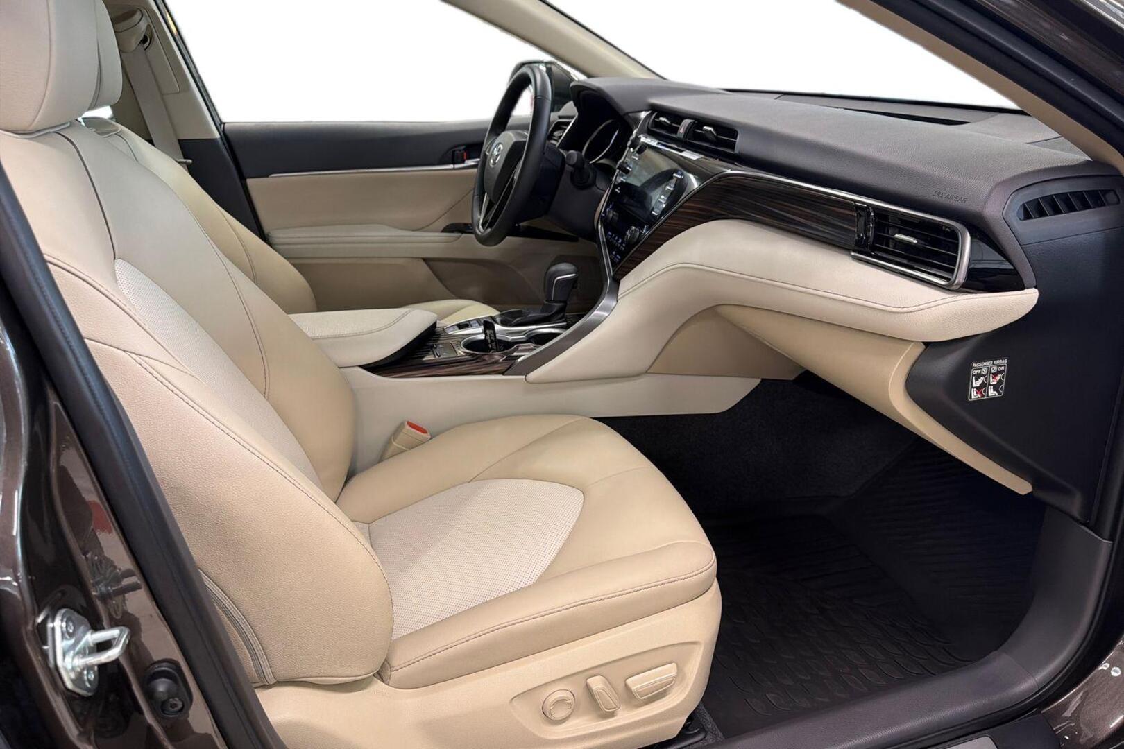 TOYOTA Camry 2020