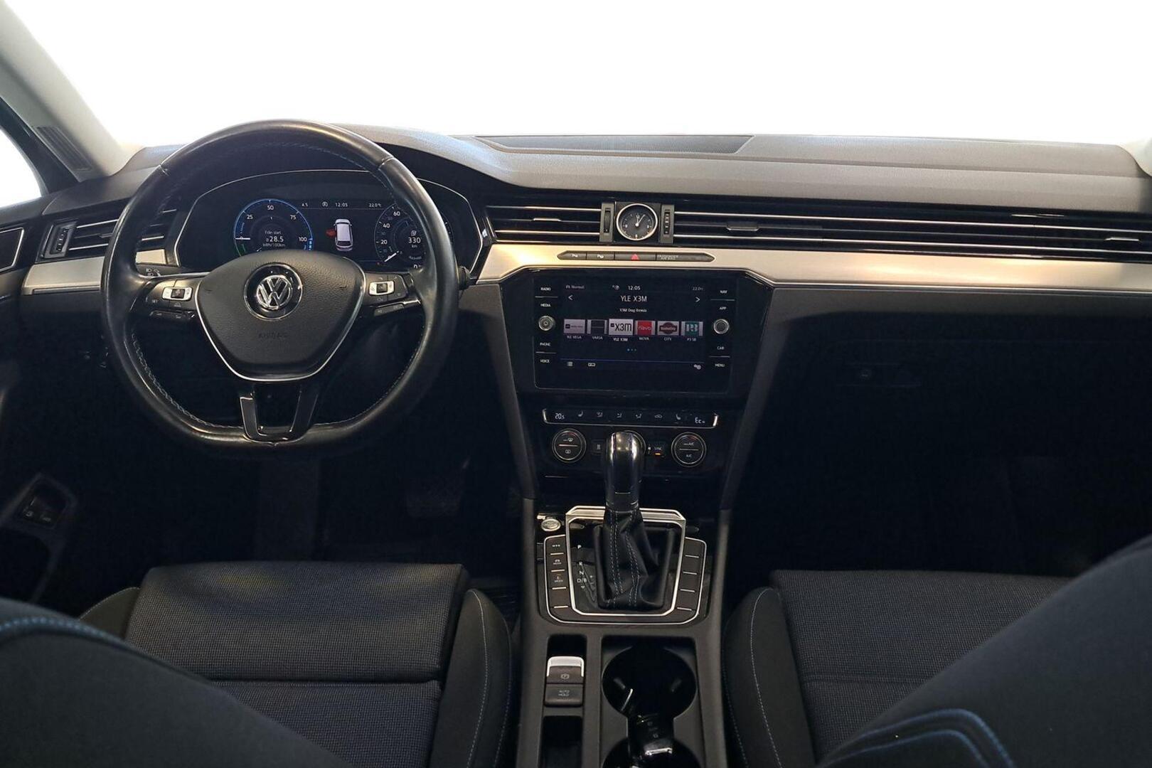 VOLKSWAGEN Passat 2018