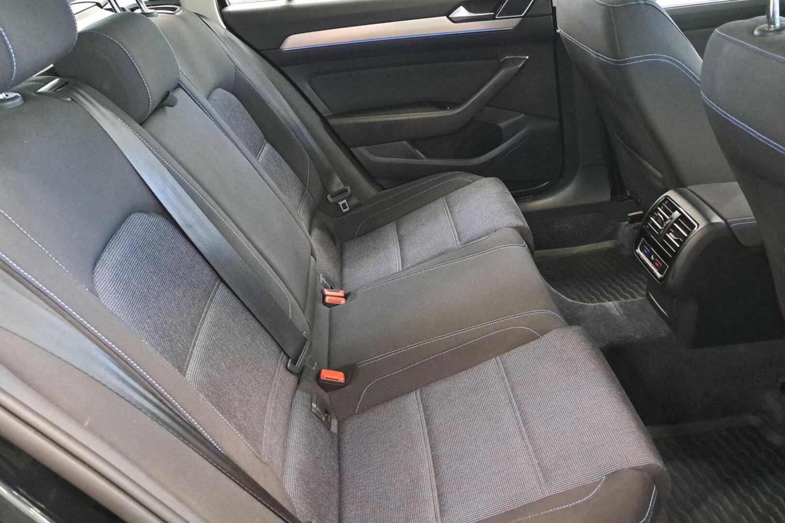 VOLKSWAGEN Passat 2018