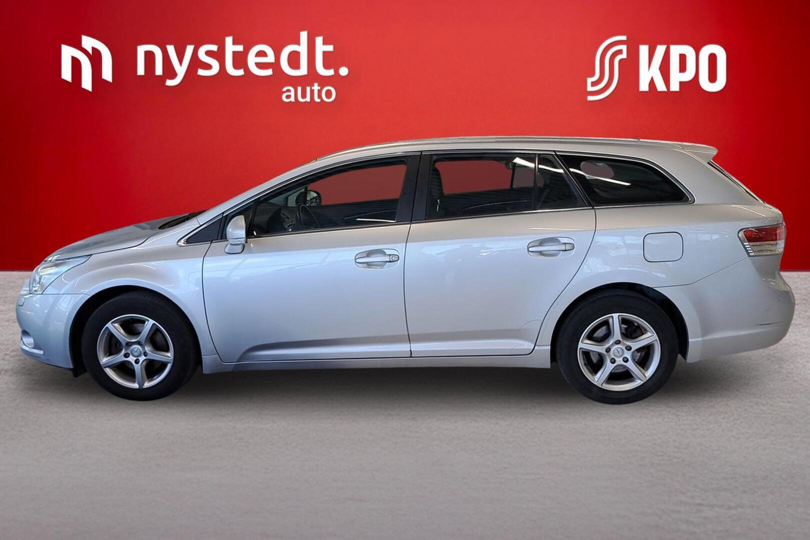 TOYOTA Avensis 2011